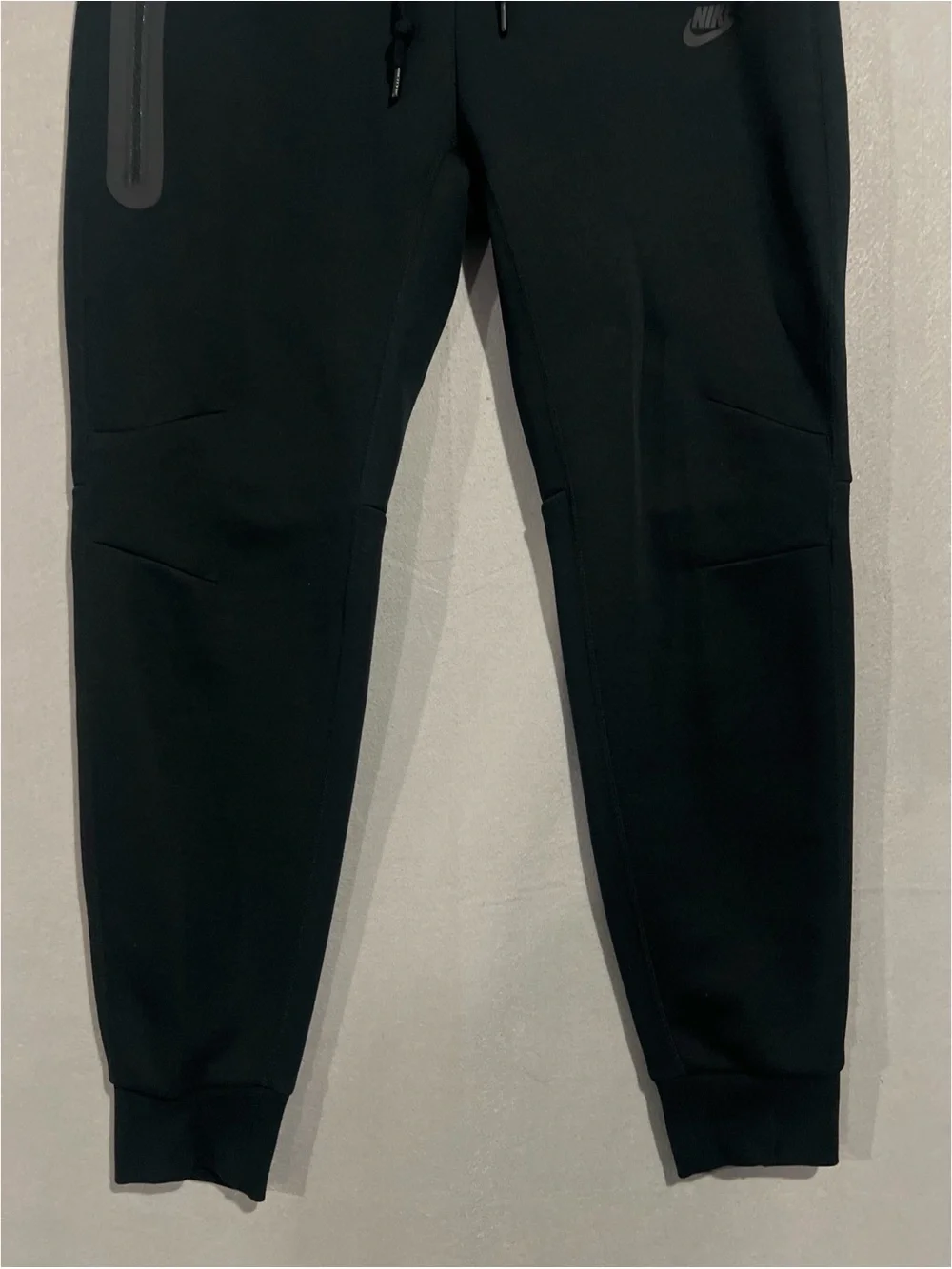 Nike Tech Fleece Joggers Pants Men’s Medium Black Sweatpants FB8002-010